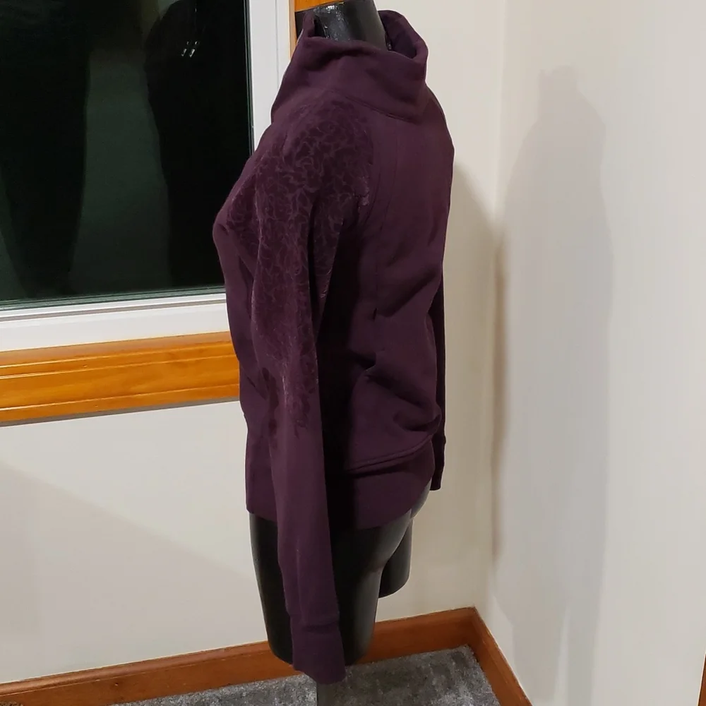 Lululemon floral flock pullover sweatshirt - Picture 7 of 15